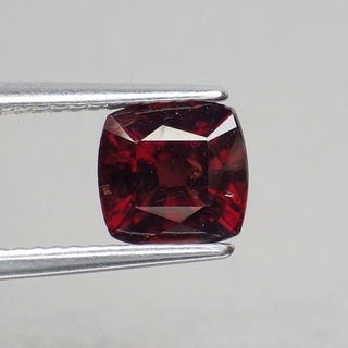 พลอย โกเมน การ์เน็ต ธรรมชาติ ดิบ แท้ ( Unheated Natural Red Garnet ) หนัก 2.32 กะรัต