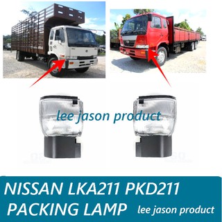 โคมไฟสัญญาณจอดรถยนต์ J103S01 NISSAN UD PKD211 PKD214 LKA211