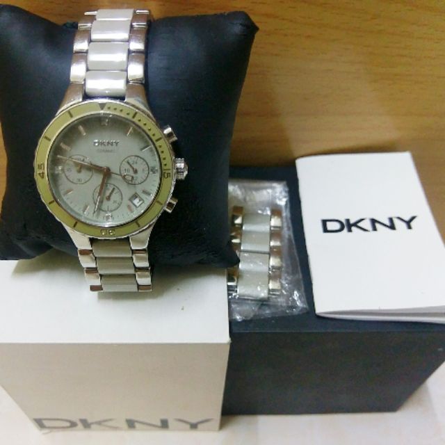 **ส่งต่อ** แท้ 💯%.. นาฬิกาข้อมือผู้หญิง.... DKNY NY 8505...
