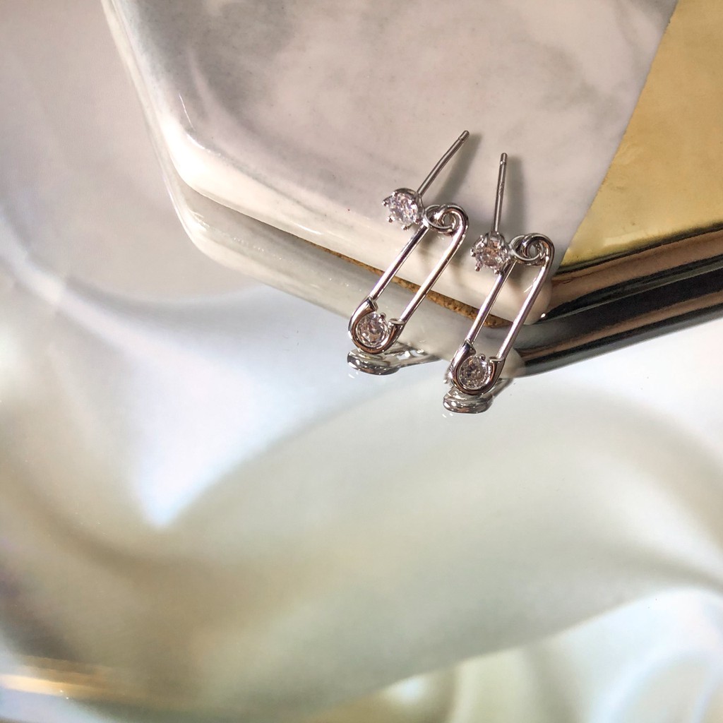 JW-017 DIAMOND PIN EARING / ต่างหูเกาหลี / อุปกรณ์เสริม / แฟชั่น