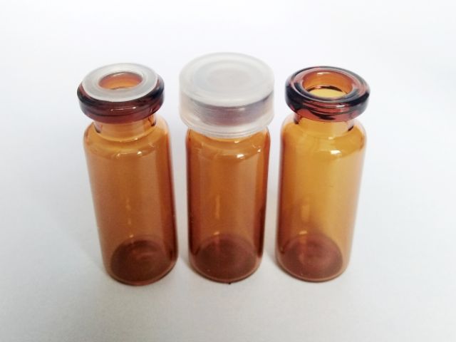 ขวดแก้ว ขนาด 2 ml จำนวน 20 ขวด ฝาเกลียว พร้อมจุกใน ขวดพร้อมฝาจุก