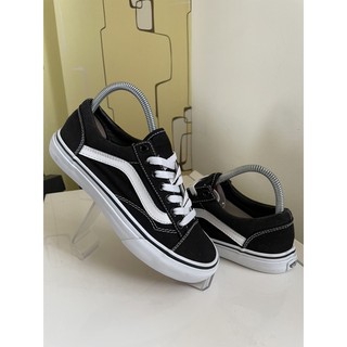 รองเท้าผ้าใบ Vans size37