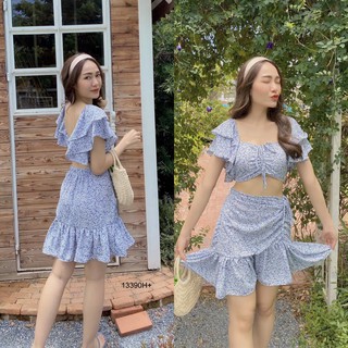Set 2 ชิ้น เสื้อปาดไหล่ทรงครอปรูดอก แขนระบาย ผ้าชีฟองพิมดอกไม้ +กระโปรงเอวสม็อคหลัง รูดเชือก ชายแต่งระบาย พร้อมส่ง