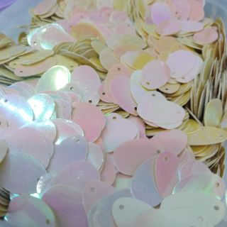 เลื่อมปักเสื้อหูช้าง 100 ชิ้น 20 บาท