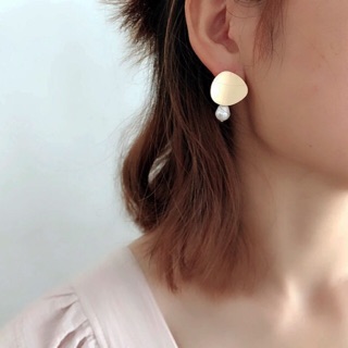 Lexi Pearl Earrings