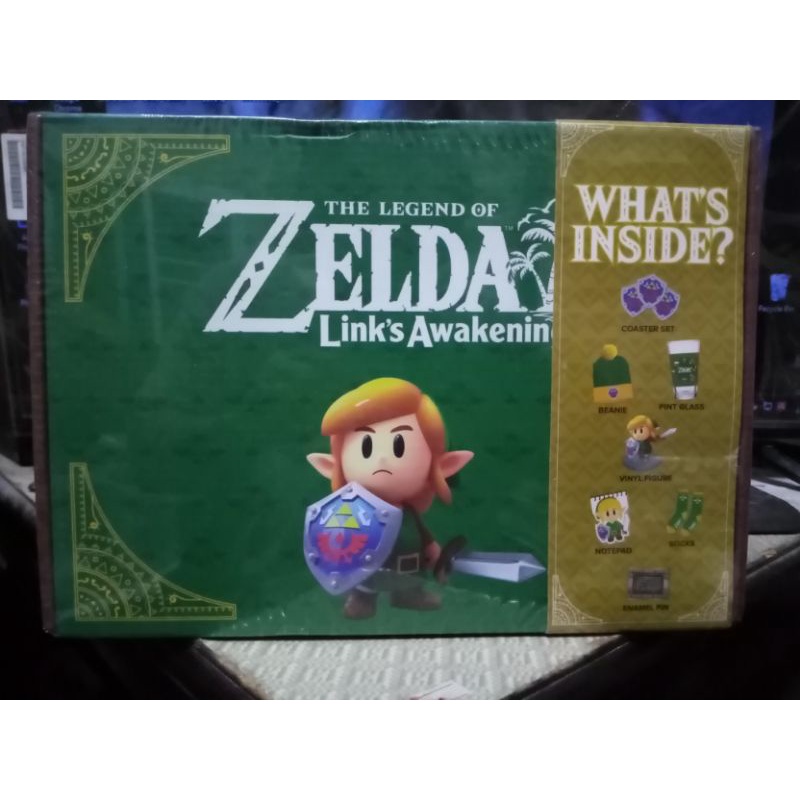 THE​ LEGEND​ OF​ ZELDA​ LINK'S​ AWAKENING​ COLLECTOR​ BOX