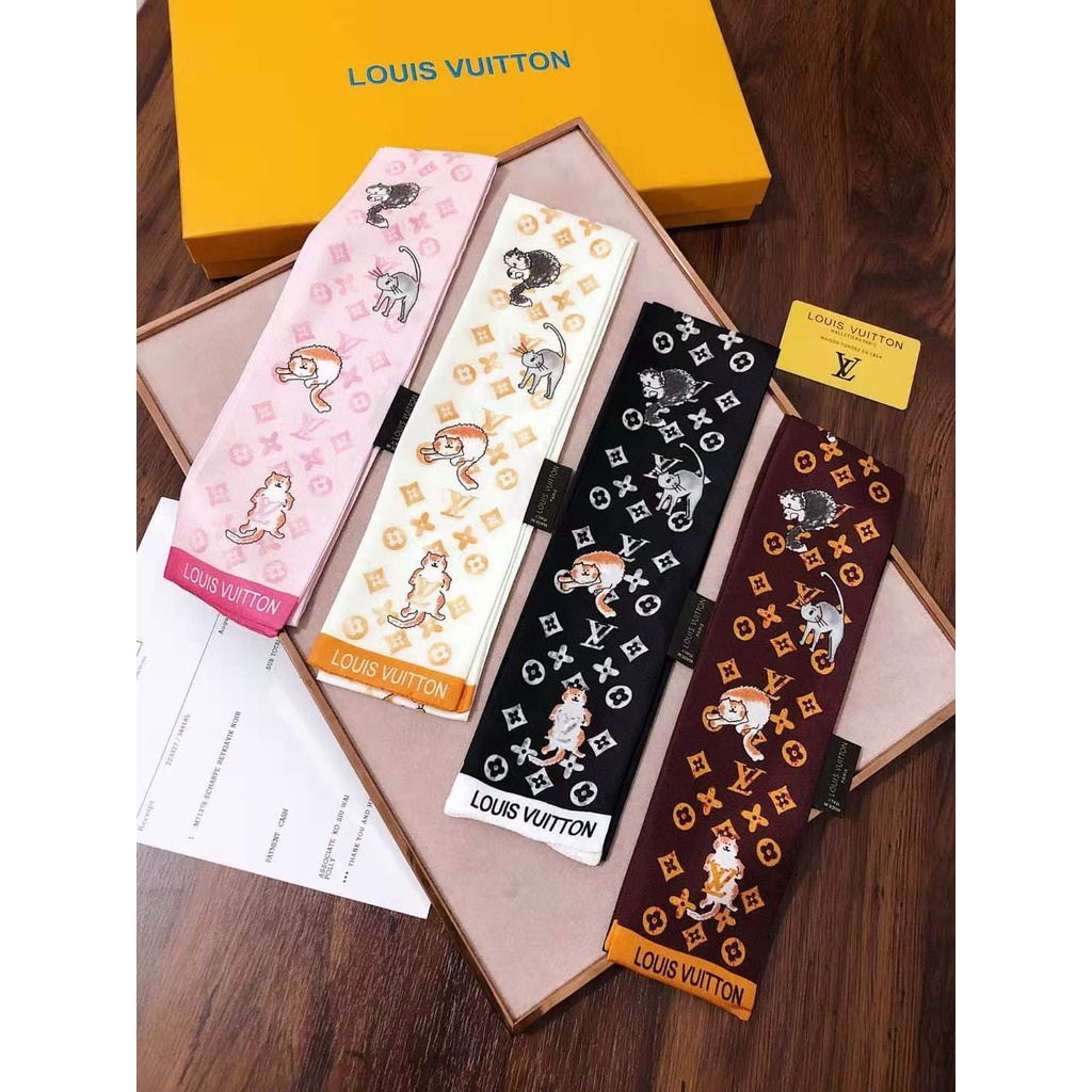 ผ้าพันคอ ผ้าพันหูกระเป๋า 4 สีผ้าพันคอแบรนด์ ป้ายLV💝พร้อมส่งจากไทย🇹🇭💝 ผ้าพันคอแฟชั่น ขนาด8×120cm.ผ้าร