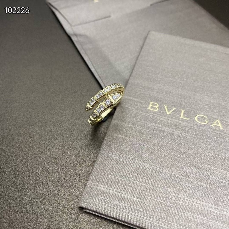 #พร้อ​มส่ง ​แหวน​BVLGARI ชุป​ทอง​ 18​K ประดับ​เพชร​CZ งาน​ไฮเอน​ปั้ม​แบรนด์ ชนชอป​ งาน​เหมือน​จริง