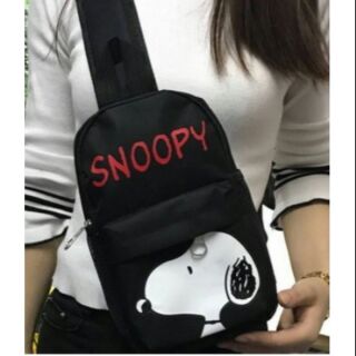 เป้สะพายเฉียง กระเป๋าคาดอก Shoulder bag ลาย สนู๊ปปี้ SNoopy ขนาด 6x10x3 นิ้ว