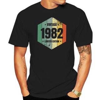 เสื้อยืดแขนสั้น ผ้าฝ้ายแท้ พิมพ์ลาย Legends Are Born In 1982 สไตล์ฮาราจูกุ แฟชั่นฤดูร้อน สําหรับผู้ชาย อายุ 38 ปีS-5XL