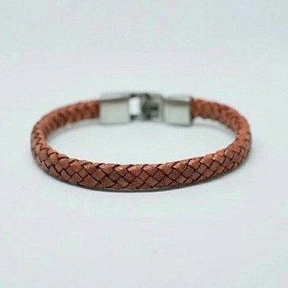 nn_braceletสายรัดข้อมือ RASTACLAT รหัส 107 Leather bracelet กำไลข้อมือหนังวัวแท้ฟอกฟาด Price : 200 บาท