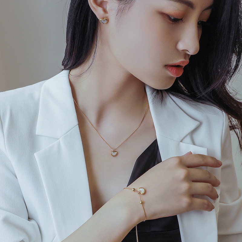 สร้อยข้อมือ จี้เปลือกหอย หัวใจ | สร้อยคอหรูหรา น้ําหนักเบา | จี้รูปหัวใจ สไตล์เท่ | กันน้ํา ป้องกันอาการแพ้ ไม่ซีดจาง