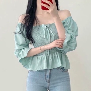 เสื้อเปิดไหล่แต่งสม็อคแบบนิ่มรอบตัว