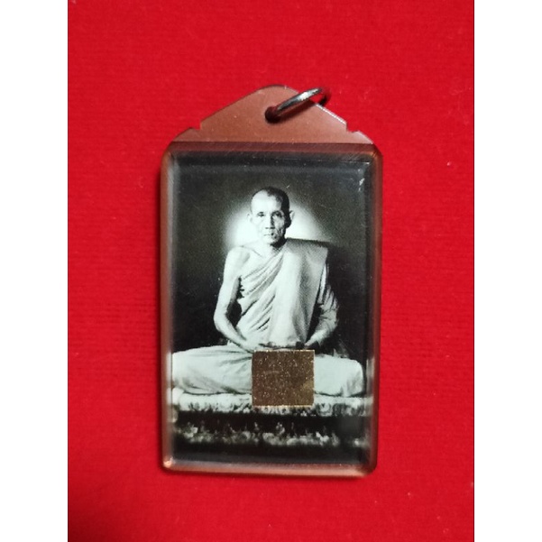 รูปถ่ายหลวงพ่อกวย ปี58 หลังยันต์ตุ๊กตา ยอดนิยม