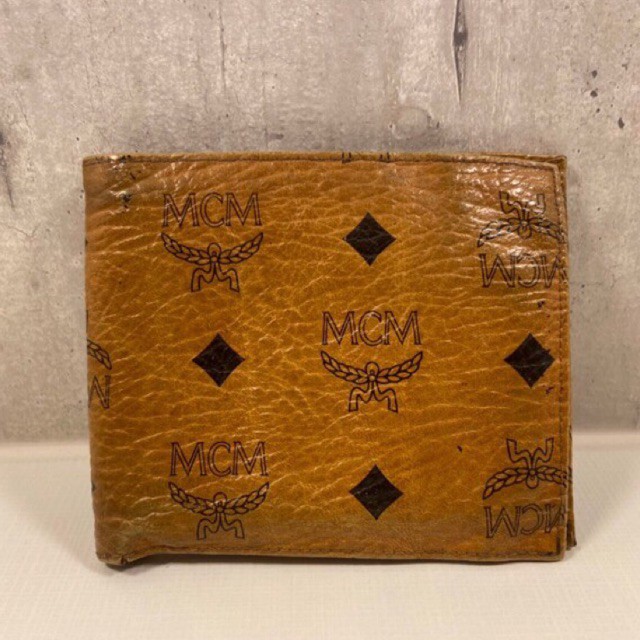 กระเป๋าสตางค์ MCM งานวินเทจ ด้านในมี2ช่อง 999ส่งฟรี สภาพ60%