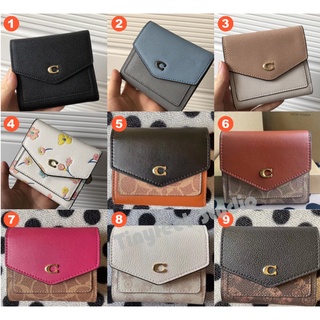 Coach C2619 C2620 C3156 C2329 C3161 Wyn Small Wallet In Colorblock Floral Women กระเป๋าสตางค์ใบสั้น