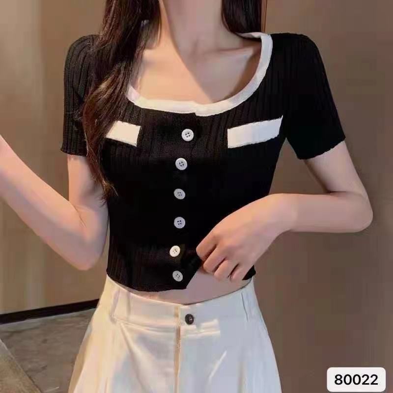 shop_sc [พร้อมส่ง]เสื้อยืดไหมพรมแขนสั้น ทรงครอป เปิดกระดุมหน้าคอกลม มี5สี