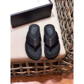 New รองเท้าแตะแบบหนีบ กุชชี่ Men’s Sandal มาพร้อมกล่องอุปกรณ์ตามรูป ถ่ายรูปจากสินค้าจริง Size 40-45