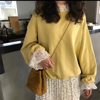 เสื้อกันหนาวแต่งคอลูกไม้