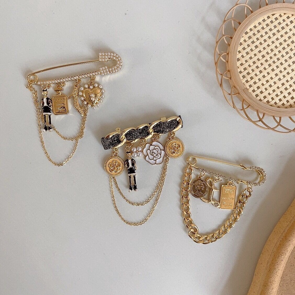(60 แบบให้เลือก)ขายร้อน เข็มกลัด Pin Pearl Camellia Flowers Chain เข็มกลัด เครื่องประดับยอดนิยม