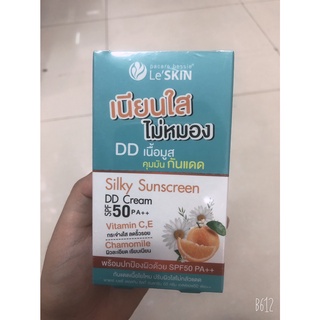 เลอสกิน ซิลกี้ ซันสกรีน ดีดี ครีม ( เนื้อใยไหม ปรับผิวใสไม่กลัวแดด ) SPF50 PA++ 6ซอง