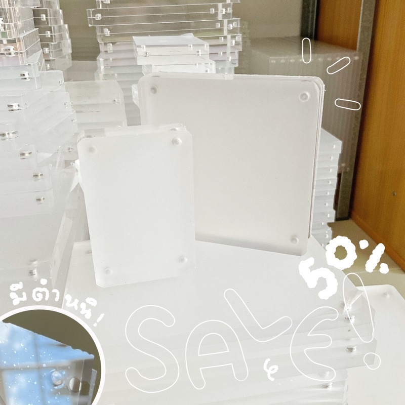 SALE 50% มีตำหนิ กรอบแม่เหล็กอะคริลิคใส กรอบใส่รูปภาพ การ์ด โพลารอยด์ แบบหนา ตั้งโต๊ะ A5 A6