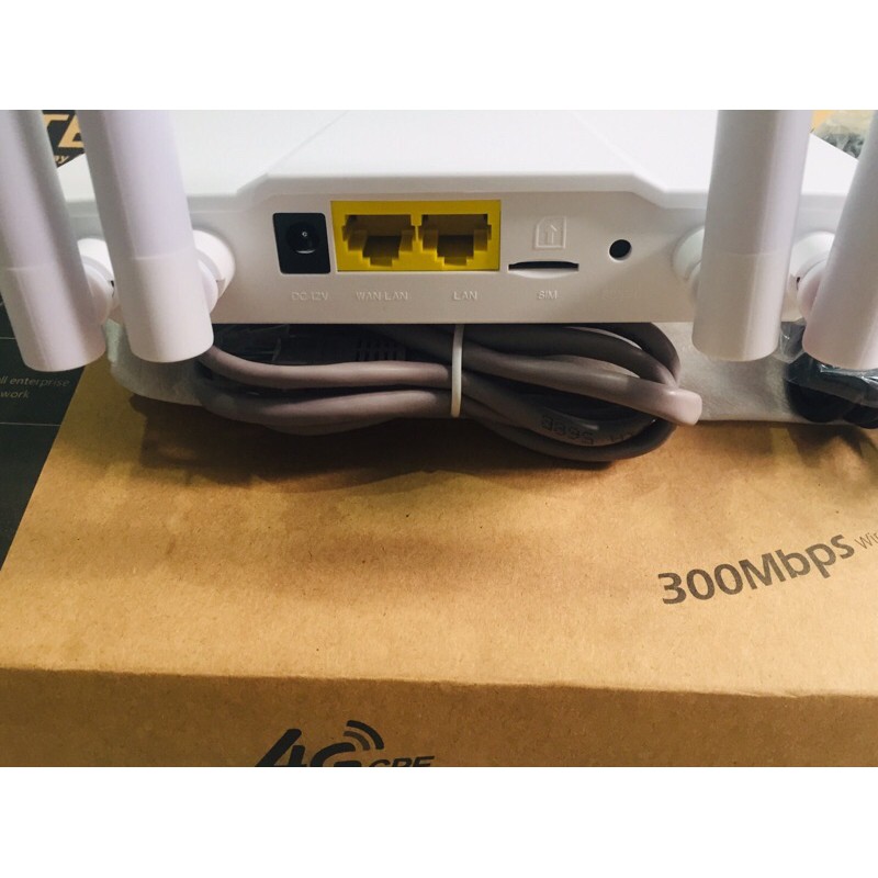 4G LTE SIM Card Wireless Router WiFi 2.4G 300Mbps Max. 32 Users Support