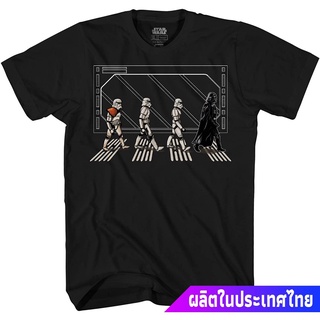 เสื้อยืดอินเทรนด์ผู้ชายอินเทรนด์ผู้หญิงสตาร์วอร์ส ผู้ชาย STAR WARS Death Star Road Vader And Stormtroopers Crossing Mens