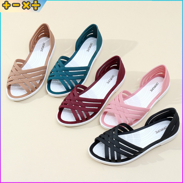 2025 รองเท้าแตะใหม่รองเท้าส้นแบนผู้หญิงระบายอากาศในฤดูร้อน