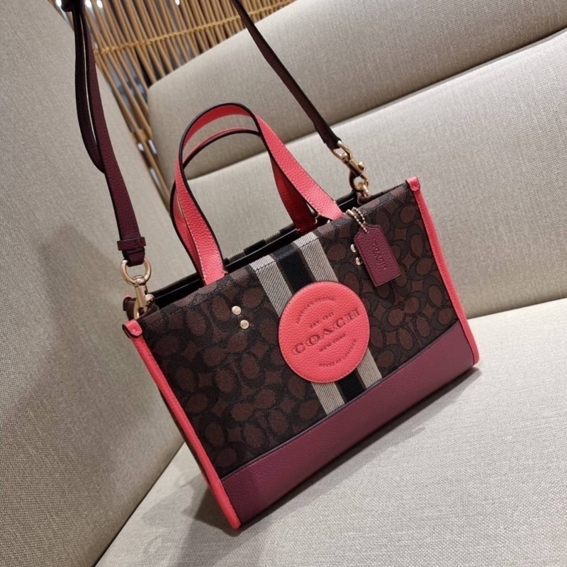 COACH 4113 DEMPSEY CARRYALL IN SIGNATURE JACQUARD WITH STRIPE AND COACH PATCH ใบใหญ่ จุใจ คอลเลคชั่น