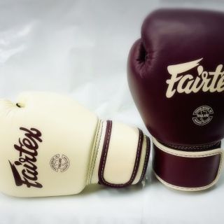 นวมชกมวย FAIRTEX BGV16 สีพิเศษสุดๆ สลับสี Khaki + Maroon!!!