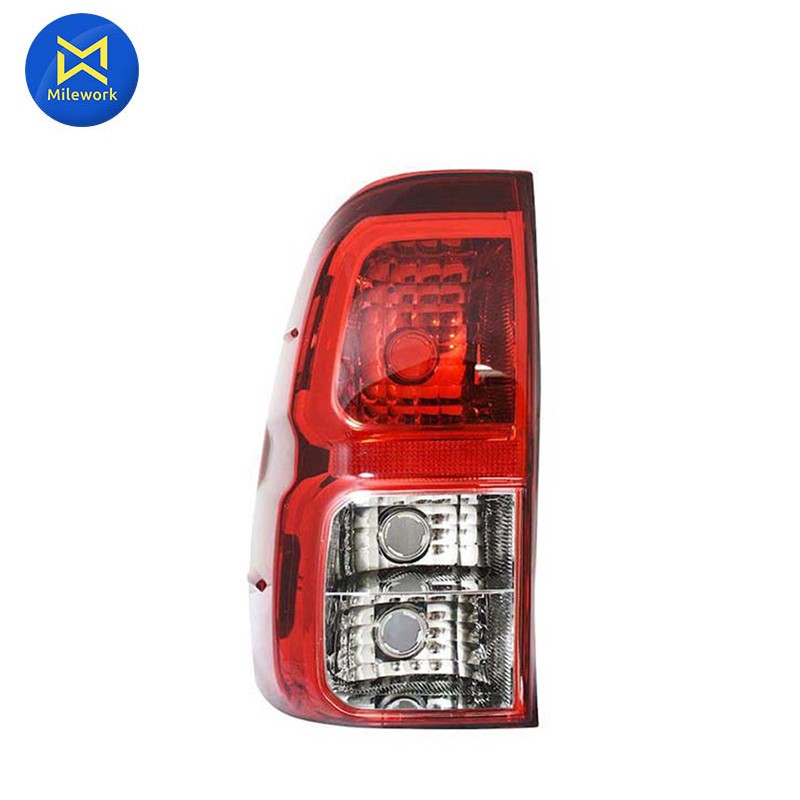 ไฟท้าย(เสื้อ)  REVO  15- แท้ห้างTY  ซ้าย  (81561-0K261)