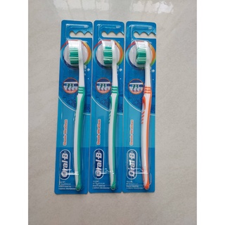 แปรงสีฟันออรัลบี Oral-B classic Ultra Clean (ขอสงวนสิทธิ์ในการเลือกสี สินค้าคละสีในแพ็ค)