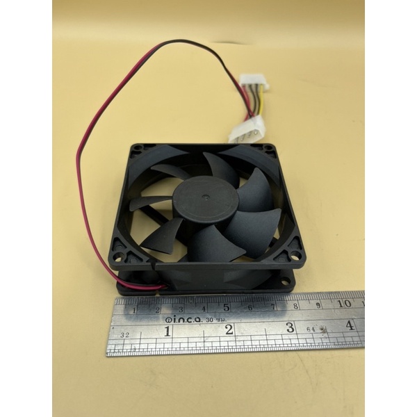 พัดลม ระบายความร้อน DC 12V มีไฟ 4 สี ขนาด 80×80×25 mm.