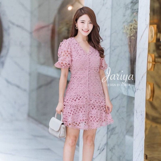 ชุดเดรสลูกไม้สีชมพู jariya