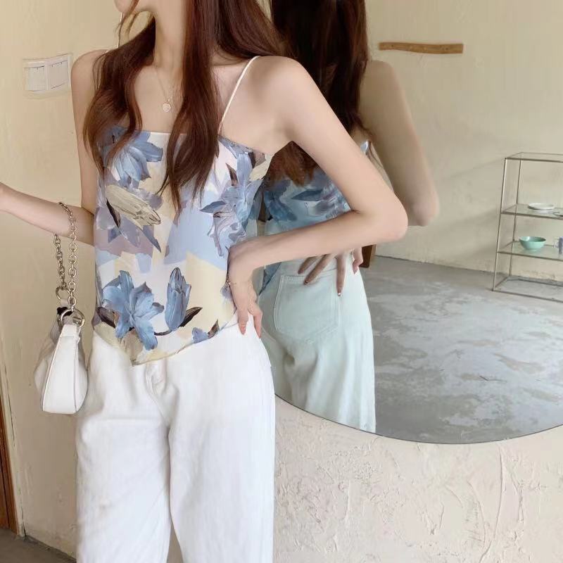 🌩💕พร้อมส่ง*เสื้อสายเดี่ยวทรงสามเหลี่ยม ผูกหลัง ผ้าเลื่อน6063*