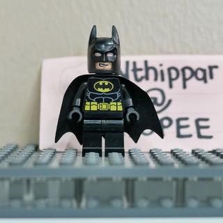 +++ ขาย Lego Batman Black Suit ผ้าคลุมแข็ง ธีม Lego Batman จากค่าย DC ของแท้ พร้อมส่ง DC Comics +++ Minifig Minifigure