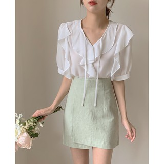 CHUUCHOP_พร้อมส่ง(C6325/C6476)✨🍃🥨Erica shirt &amp; skirt เสื้อแขนสั้นแต่งริ้ว สีขาว และกระโปรงสั้นสีเขียว (ขายแยกชิ้น)