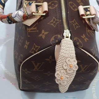 ไหมหุ้มใบไม้  Lv Speedy