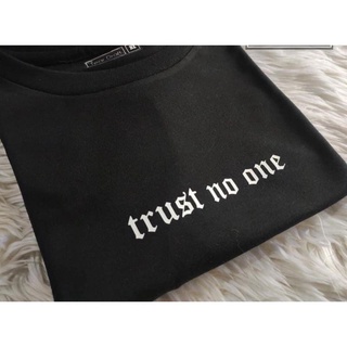 เสือยืดผู้ชาย - เสื้อผ้าผู้ชาย•เชื่อใจไม่มีใครเสื้อยืดคุณภาพ