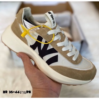 MLB Chunky Jogger New York Yankees Cream White Black (size36-44) ทักแชทสอบถามขอดูสีอื่นๆเพิ่มเติมได้เลยคับ