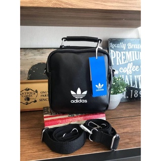 🎊💖🌇🚜@970.-📍(ลดพิเศษ 7 %) 💯 🛒🛒Big Discount 2022🛒🛒Adidas Mini Shoulder Bag and Backpack