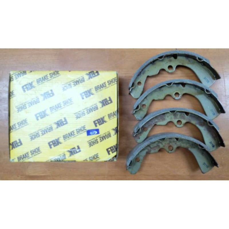 NISSAN B110,B210,รองเท้าเบรกหน้า(FK1121)- 1 ชุด/4 ชิ้น