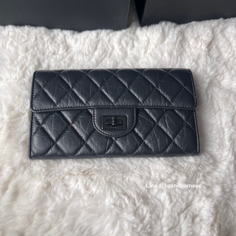 Chanel reissue sarah long wallet calf skin so black holo 26