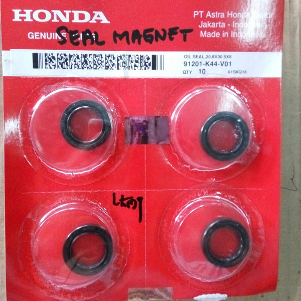 ซีลแม่เหล็ก (20.8x30.5x6) Beat Esp New Beat ESP Beat POP Beat LED 2020 up SCOOPY ESP GENIO ORIGINAL 