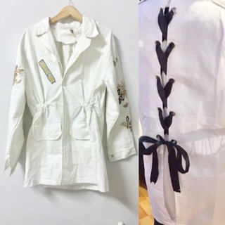 Jacket ทรง oversize  แต่งริบบิ้น