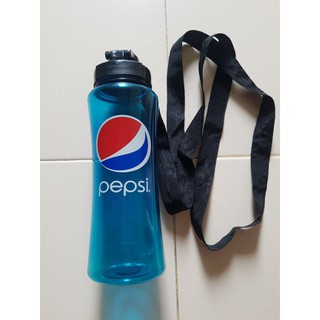 กระบอกน้ำพกพา pepsi มีสายสะพาย มือสอง