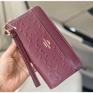 (ผ่อน0%) กระเป๋าสตางค์ 🔻COACH C2035 ACCORDION ZIP WALLET กระเป๋าสตางค์ใบยาว ซิปรอบ หนังแท้ มีสายคล้องมือ ลายซีนูน สีแดง