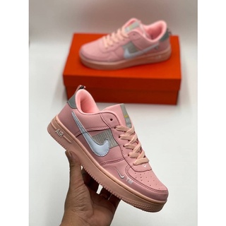 🔥ราคาโรงงาน🔥 ผ่าใบAir Force 1 07 PRM Air Fผู้ชายและผู้หญิงรองเท้าผ้าใบลำลอง