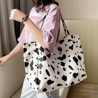 กระเป๋าสะพายใบใหญ่ Moo Tote 2021 กระเป๋าลายน้องวัว T004